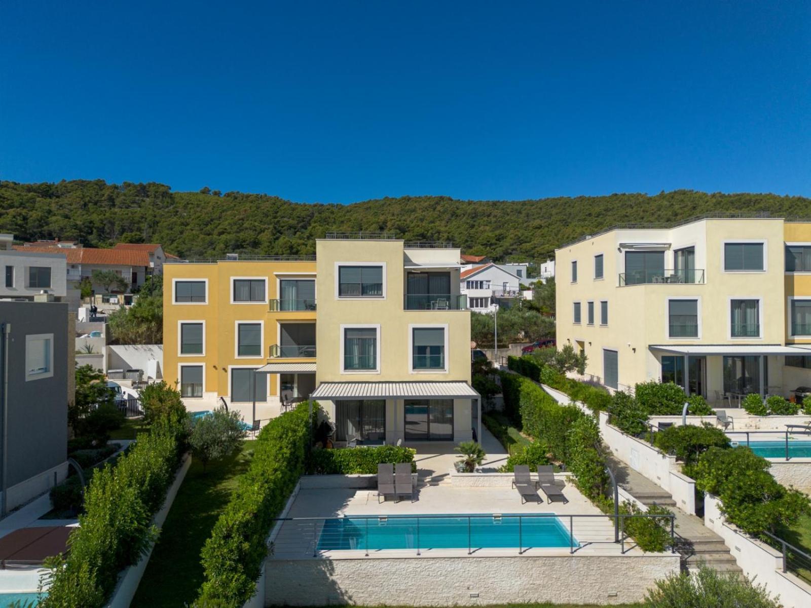 Acadia Beach Villas & Apartments Slatine Exteriör bild